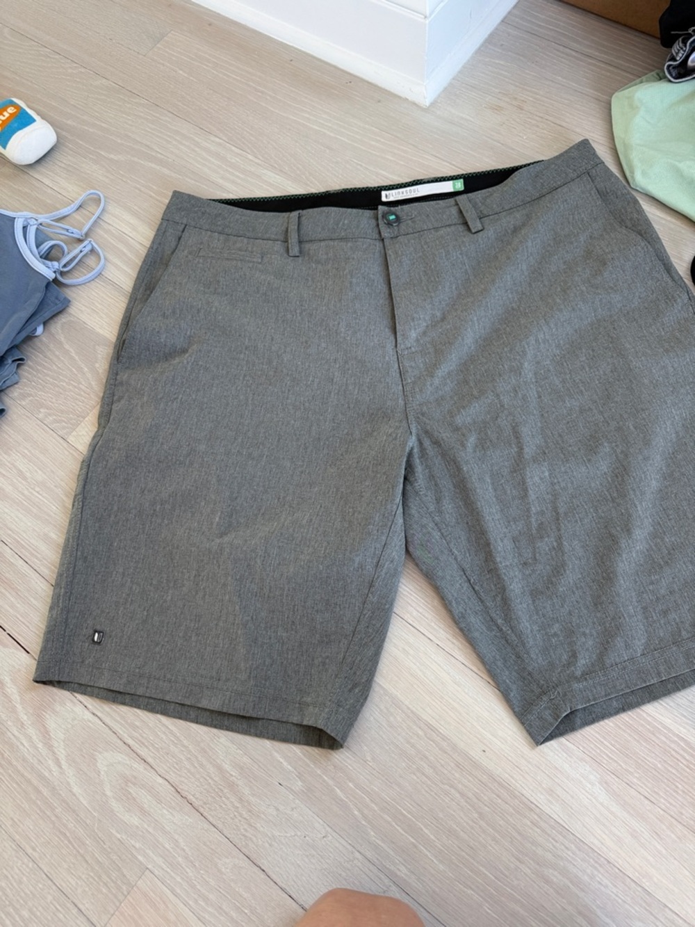 Linksoul Men's Heather Gray Flat-Front Performance Shorts
